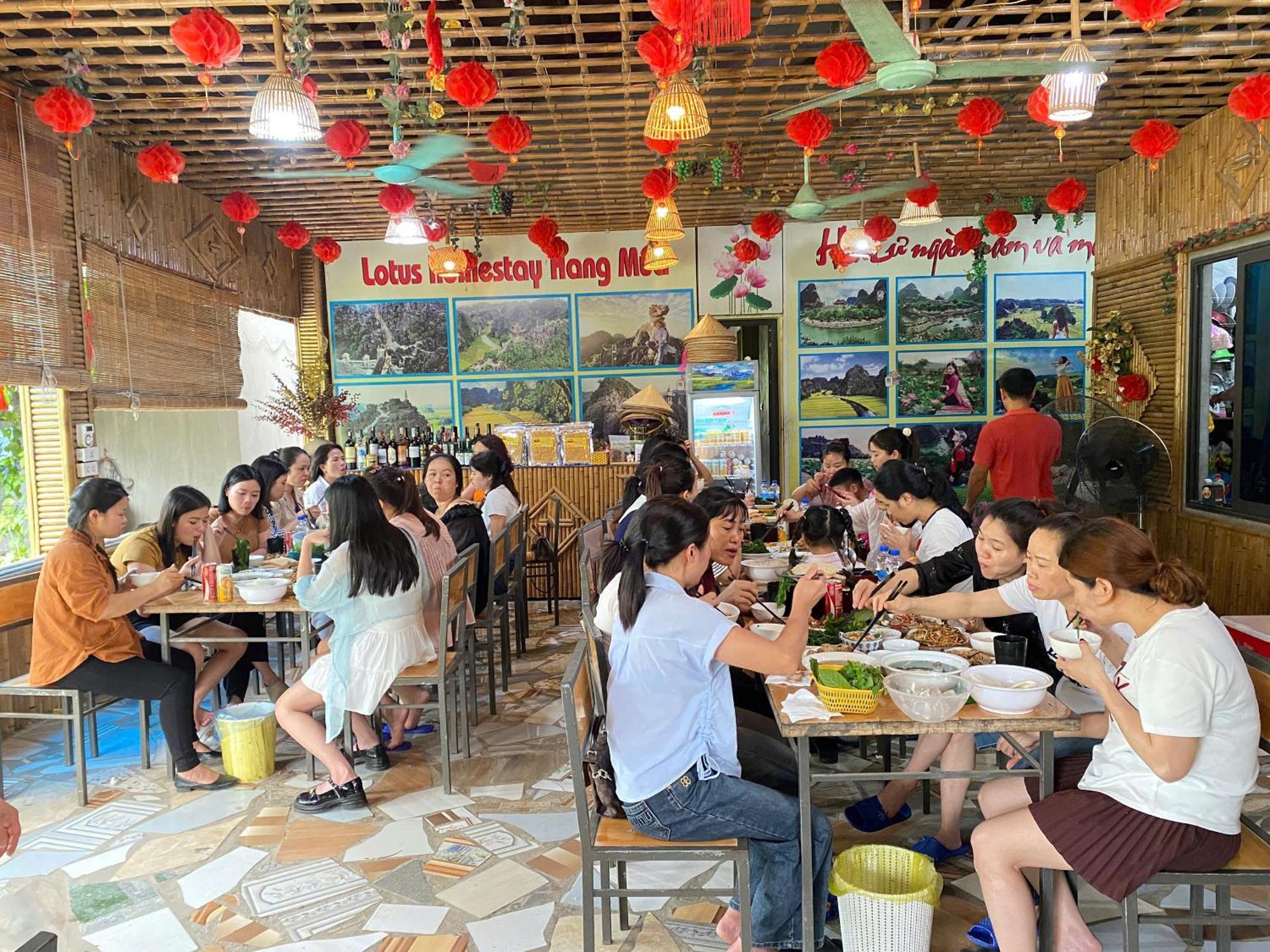 Hang Mua Lotus Homestay นิญบิ่ญ ภายนอก รูปภาพ